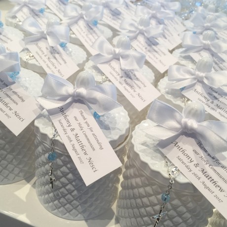 White glass candle & mini rosary bonbonniere 